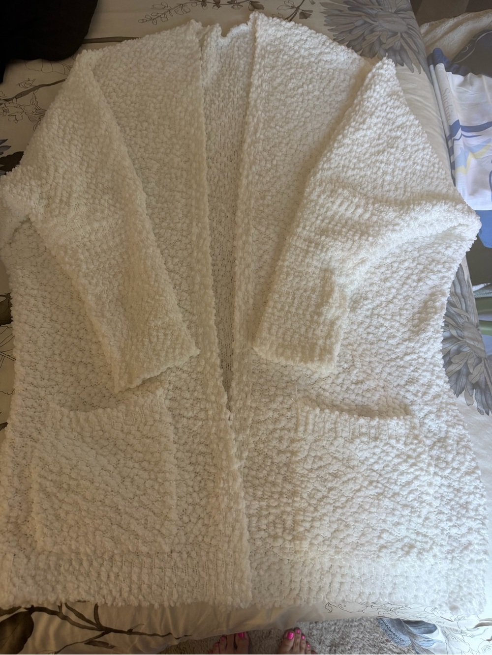 Women’s white Textured Open-Front Sweater